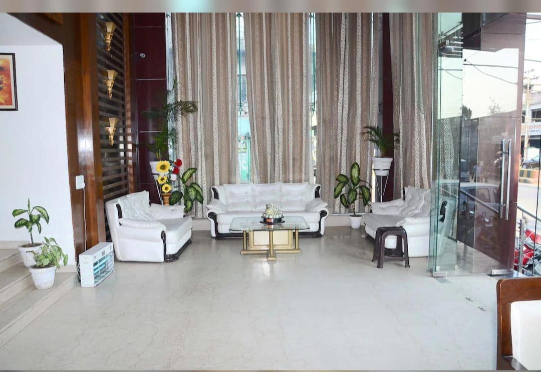 Hotel Opulence Pathankot Exterior photo